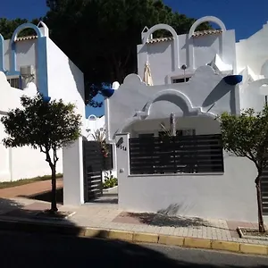 Casa Soleada - Beautiful Villa, Corner By Pools, Facilities,full Kitchen, 3 Terraces, Internet , Marbella Spain